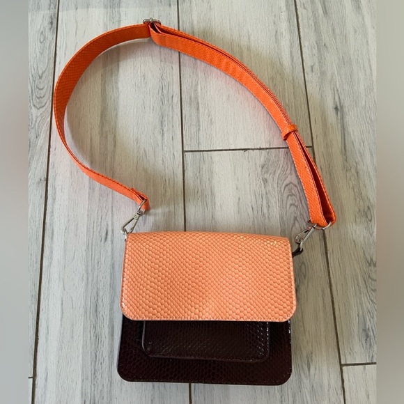 Hvisk Vegan Leather Bag Burgundy Orange Pink Boho Chic Crocodile Adjustable - Picture 1 of 13